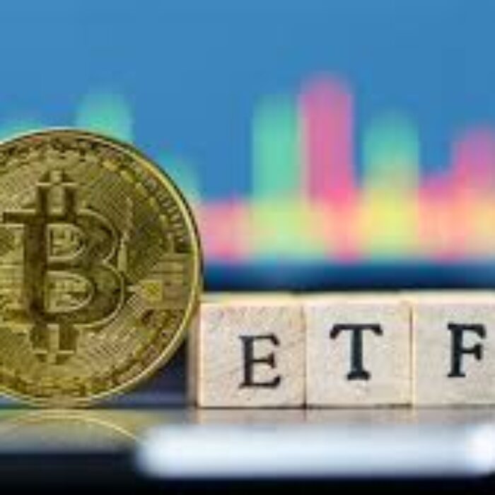 Bitcoin ETFs See $585M Weekly Outflow, Halting Six-Week Inflow Streak